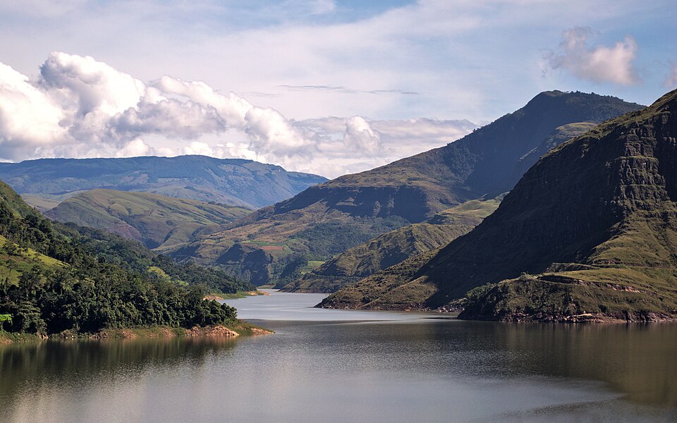 Embalse La Vueltosa, complejo hidroeléctrico Uribante-Caparo